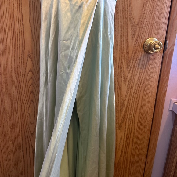 Shiny light green Prom dress with leg slit - Picture 2 of 4